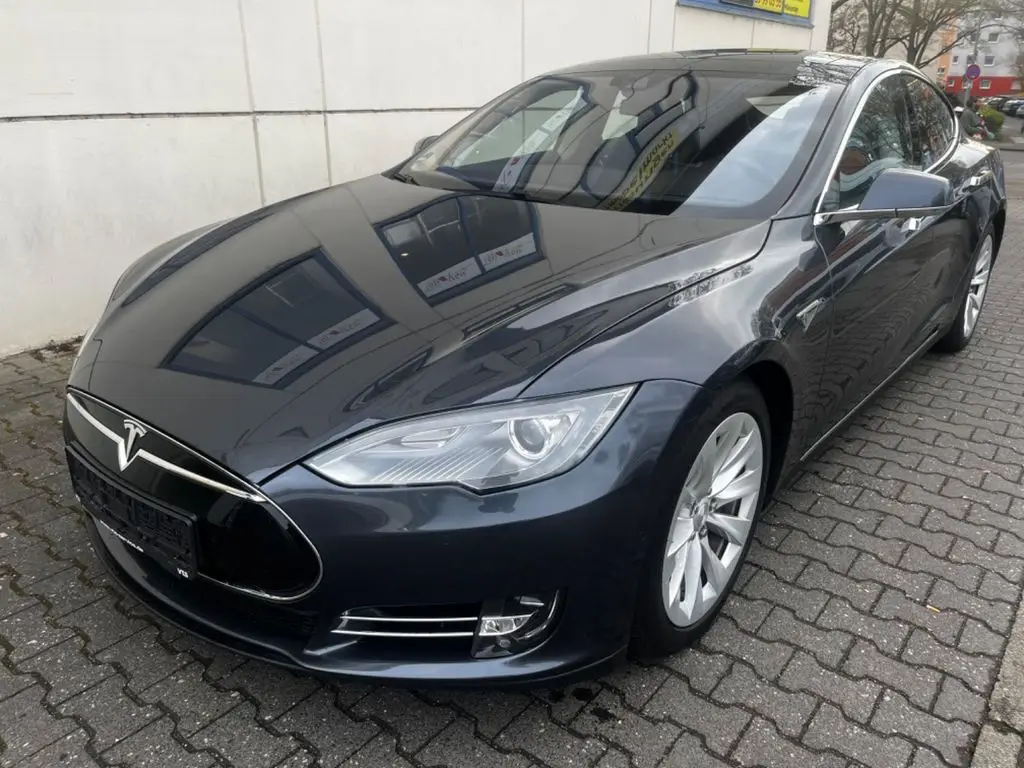 Photo 1 : Tesla Model S 2015 Non renseigné