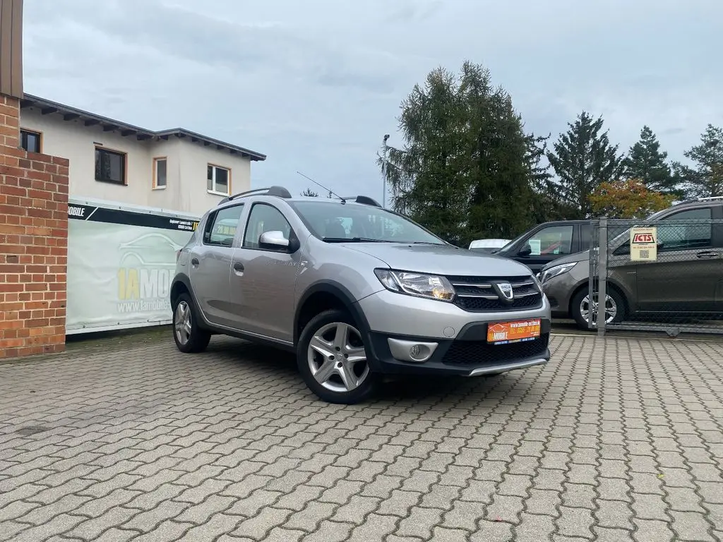 Photo 1 : Dacia Sandero 2015 Petrol