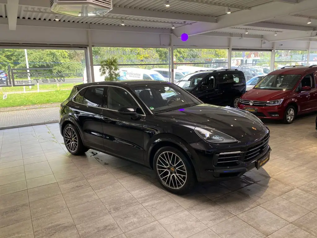 Photo 1 : Porsche Cayenne 2021 Petrol