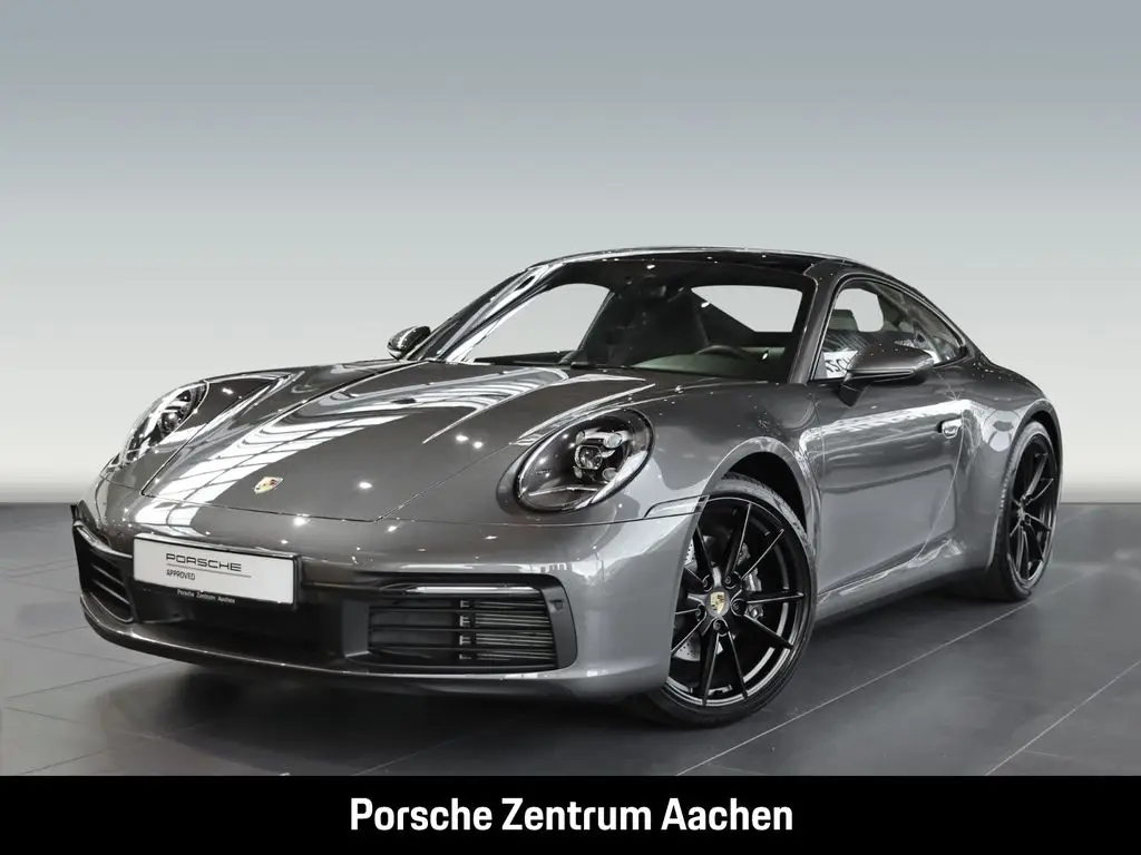 Photo 1 : Porsche 992 2022 Petrol