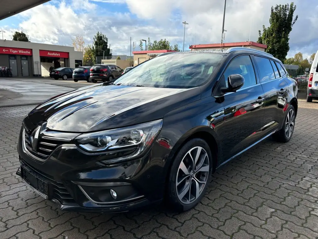 Photo 1 : Renault Megane 2016 Essence