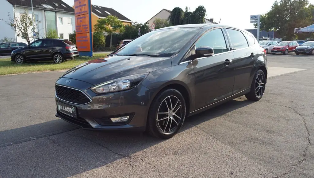 Photo 1 : Ford Focus 2018 Petrol