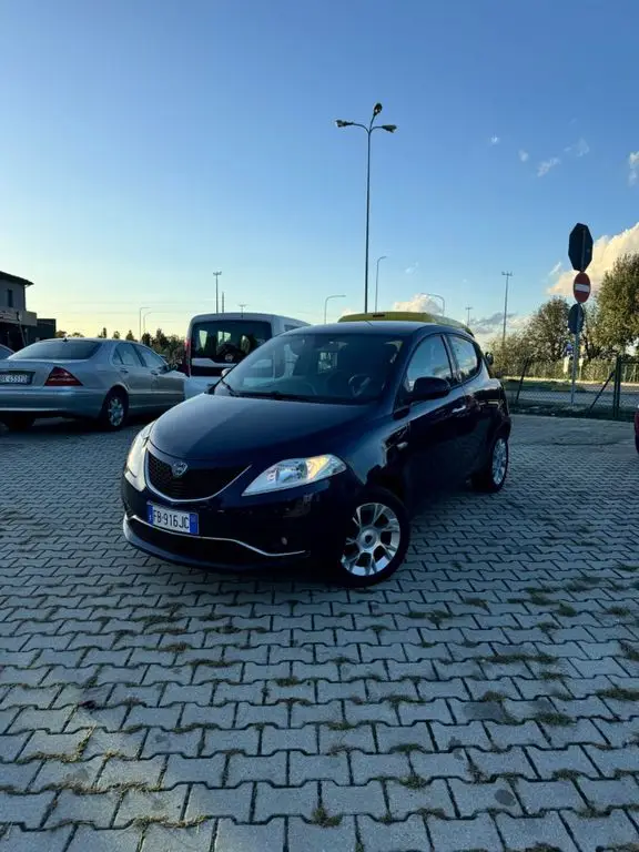 Photo 1 : Lancia Ypsilon 2015 LPG