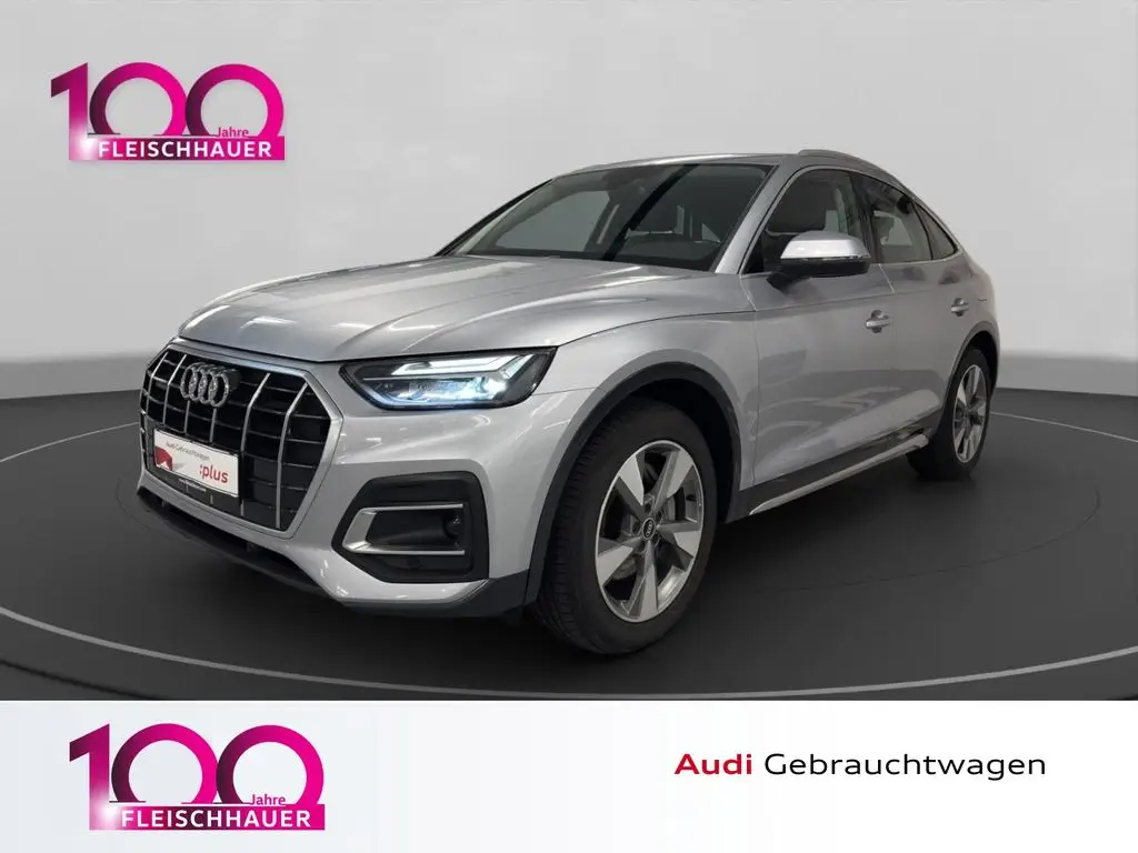 Photo 1 : Audi Q5 2021 Hybrid