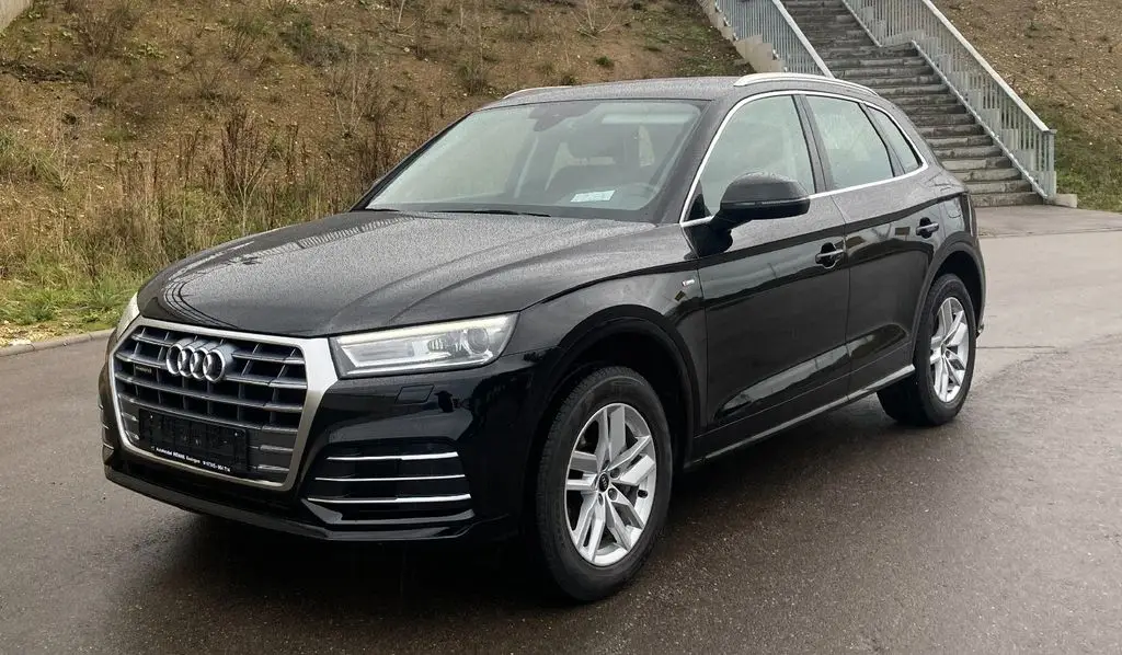 Photo 1 : Audi Q5 2020 Hybrid