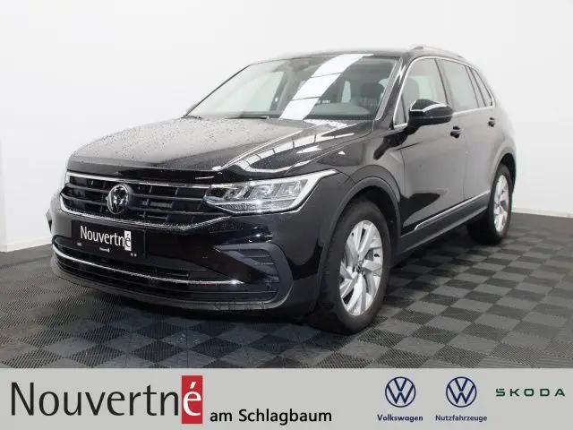 Photo 1 : Volkswagen Tiguan 2024 Essence