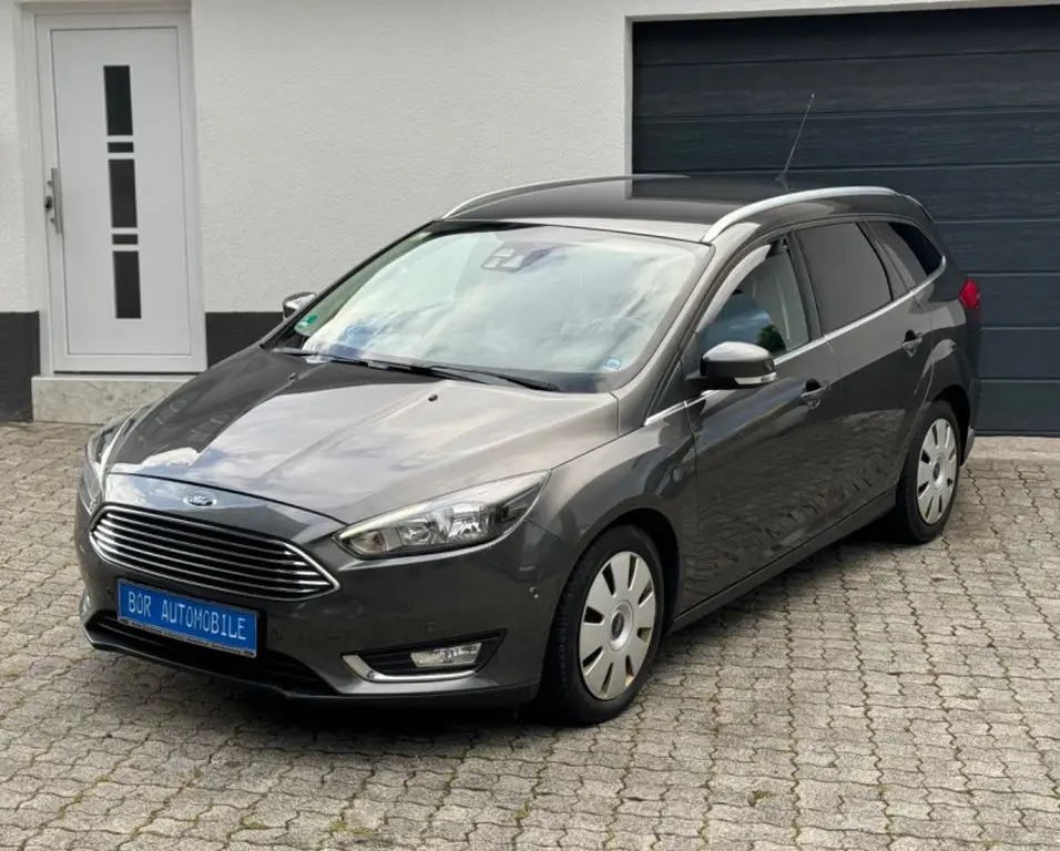 Photo 1 : Ford Focus 2016 Petrol