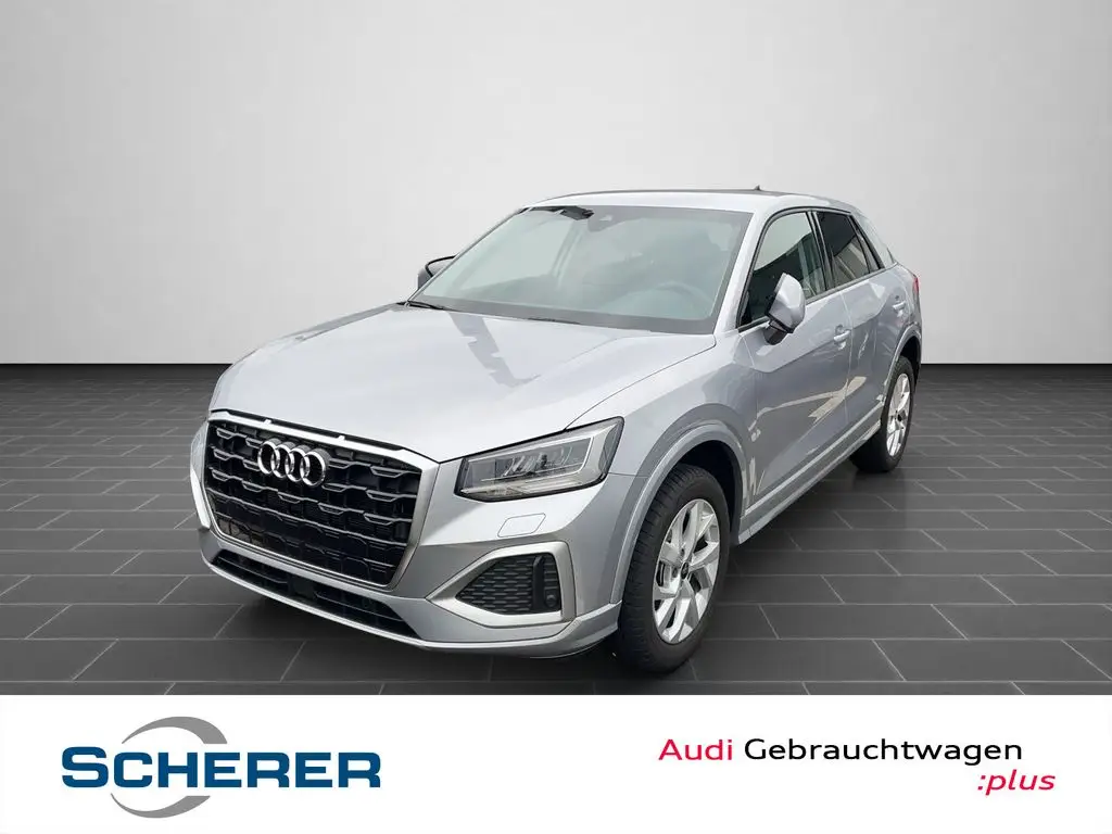 Photo 1 : Audi Q2 2024 Petrol