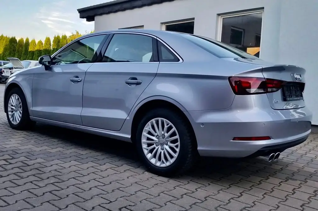 Photo 1 : Audi A3 2016 Petrol