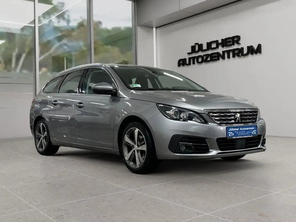 Photo 1 : Peugeot 308 2019 Petrol