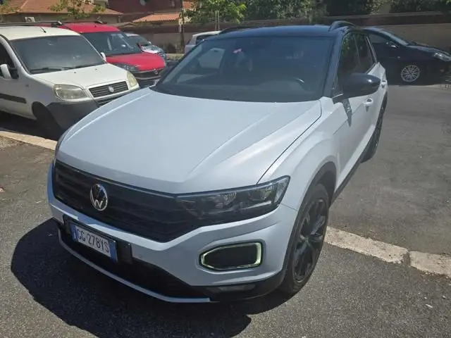 Photo 1 : Volkswagen T-roc 2021 Petrol