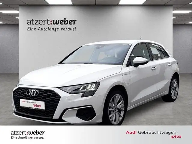 Photo 1 : Audi A3 2022 Hybride