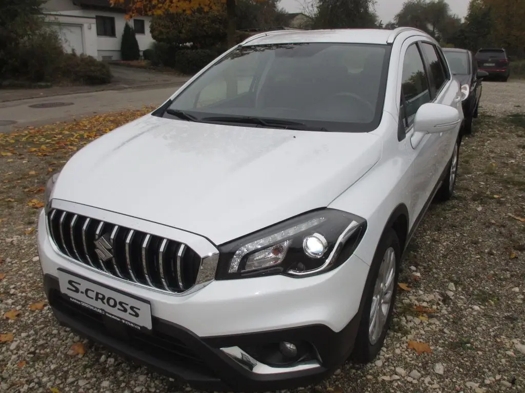 Photo 1 : Suzuki Sx4 2019 Petrol