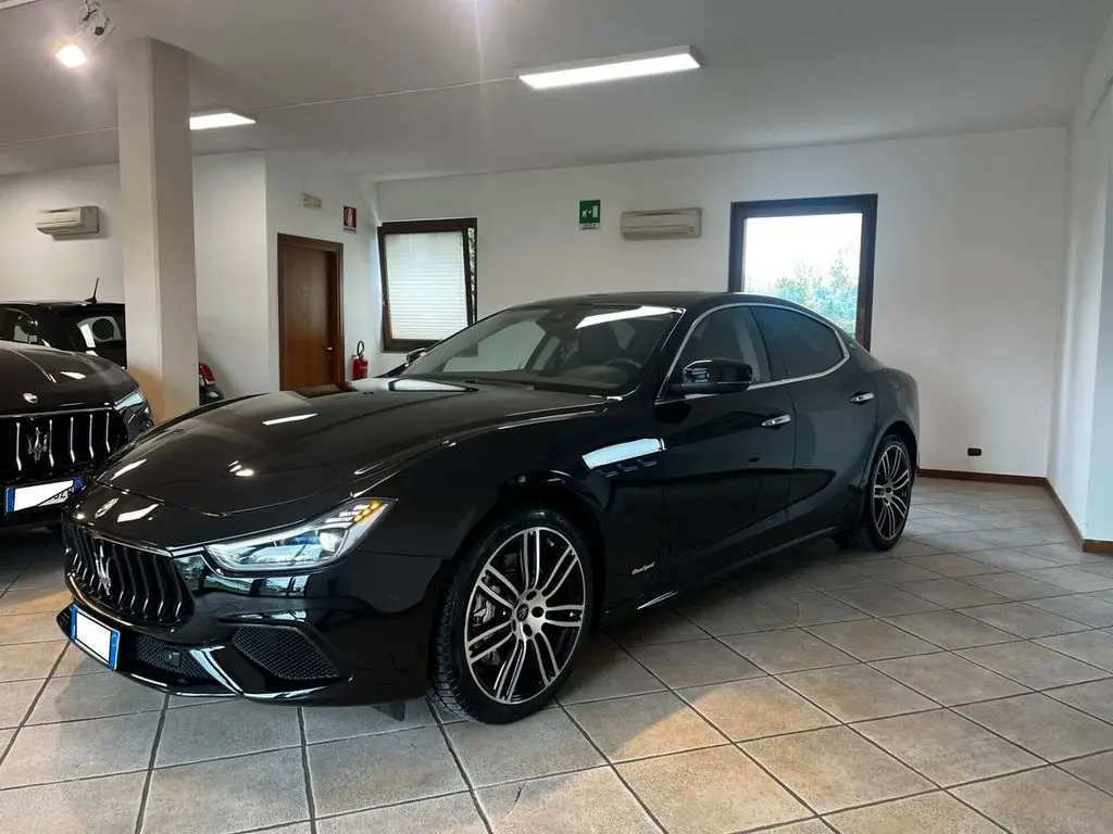 Photo 1 : Maserati Ghibli 2021 Hybride