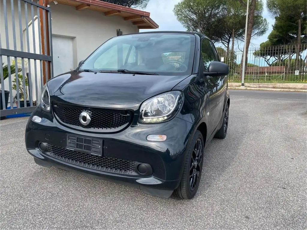 Photo 1 : Smart Fortwo 2017 Petrol