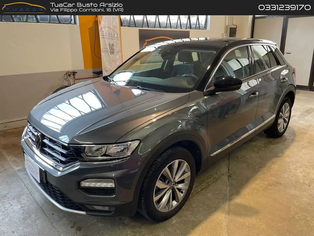 Photo 1 : Volkswagen T-roc 2021 Essence