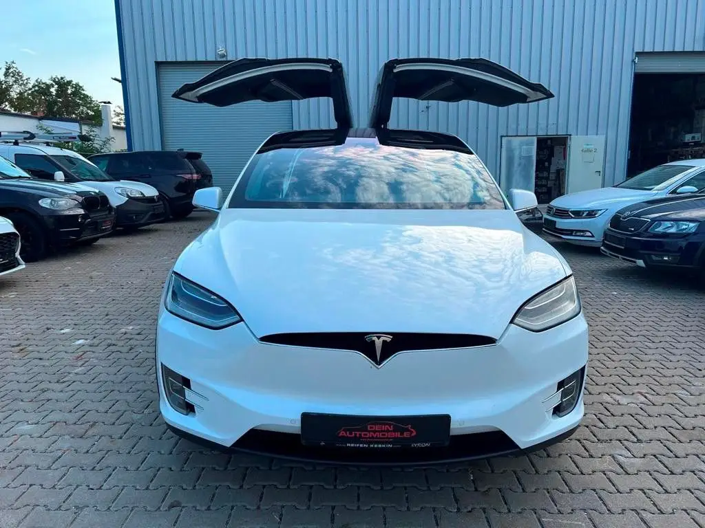 Photo 1 : Tesla Model X 2016 Non renseigné