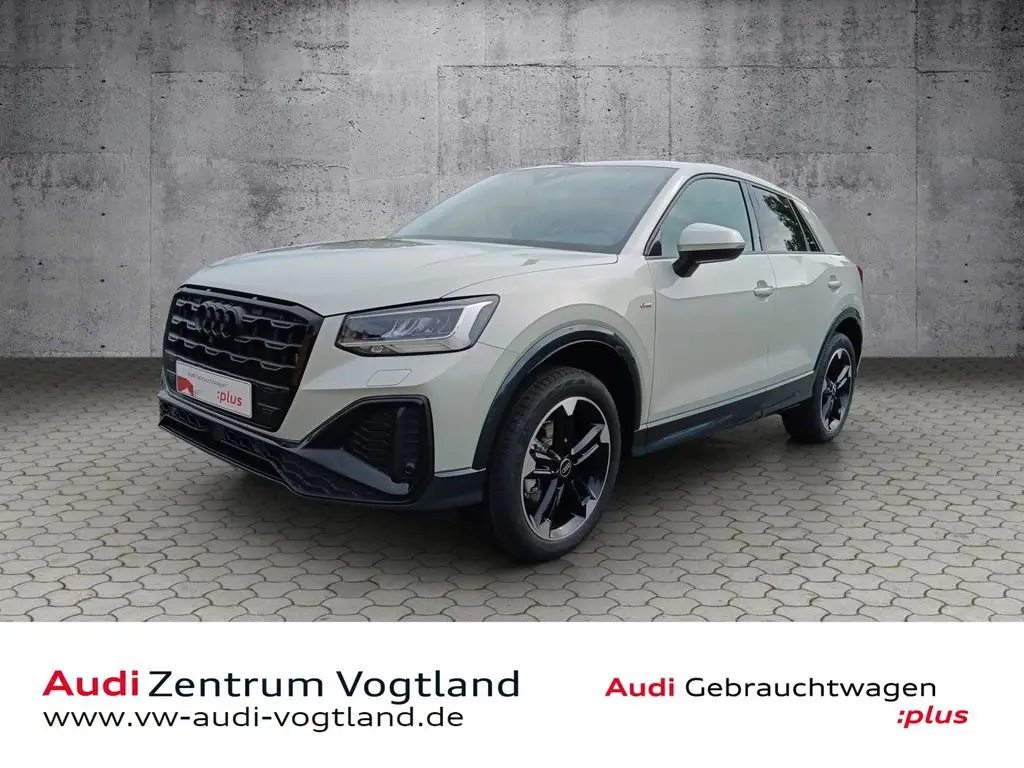 Photo 1 : Audi Q2 2024 Petrol