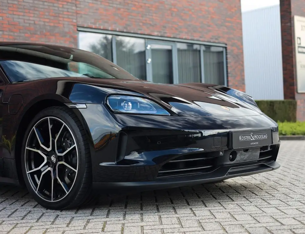 Photo 1 : Porsche Taycan 2024 Non renseigné