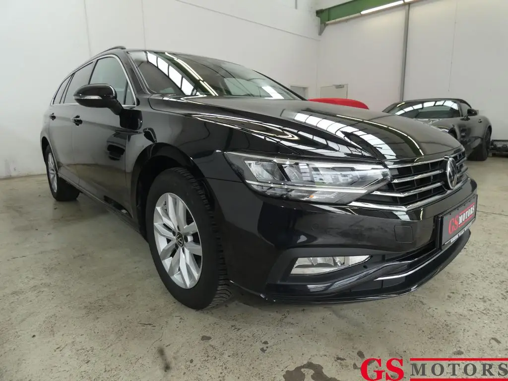 Photo 1 : Volkswagen Passat 2023 Essence