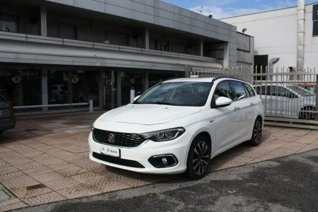 Photo 1 : Fiat Tipo 2017 Petrol