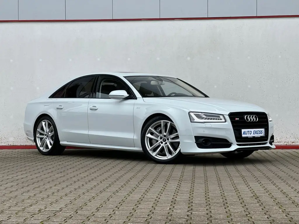 Photo 1 : Audi S8 2017 Essence