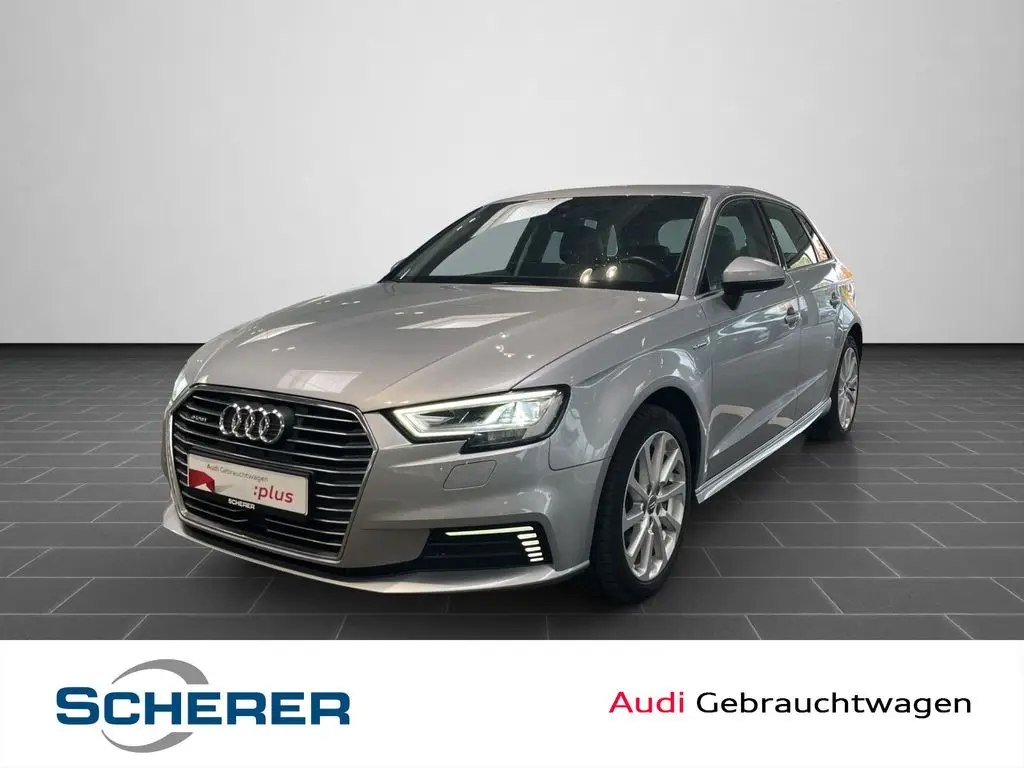 Photo 1 : Audi A3 2018 Hybride