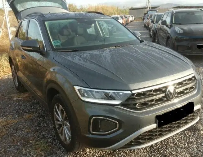 Photo 1 : Volkswagen T-roc 2023 Petrol