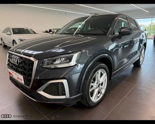 Photo 1 : Audi Q2 2023 Essence