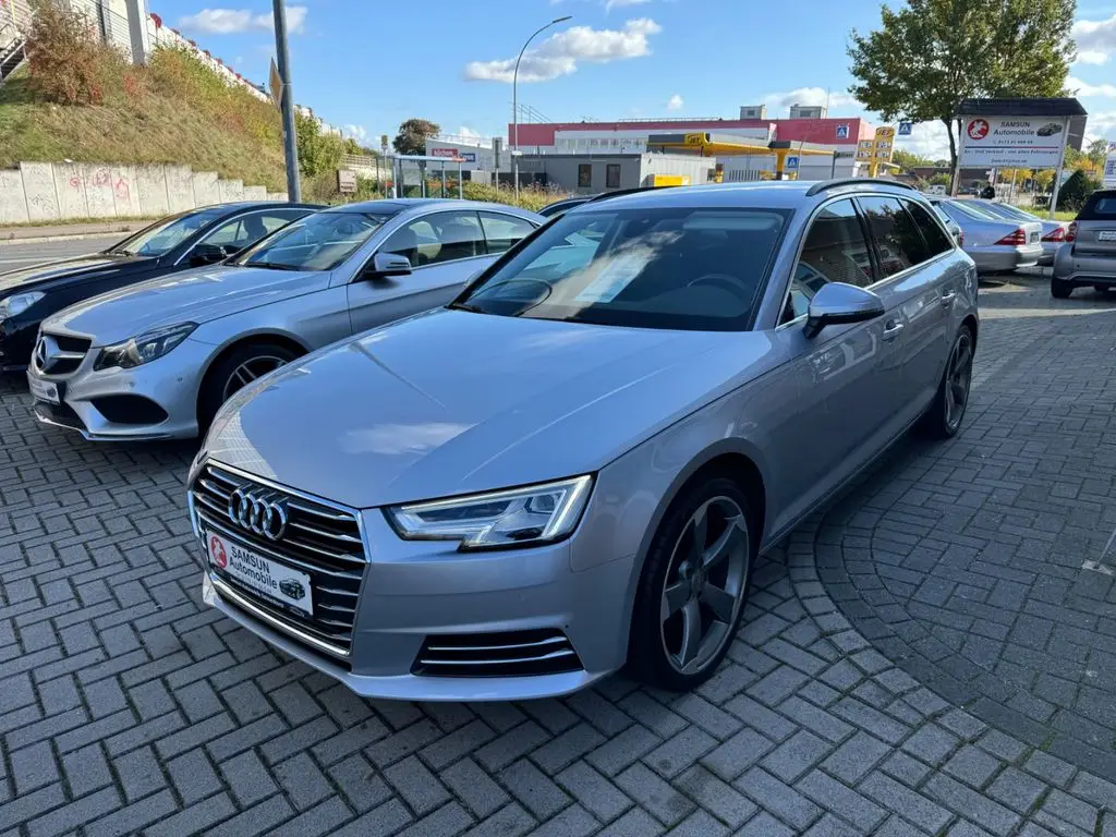 Photo 1 : Audi A4 2017 Petrol