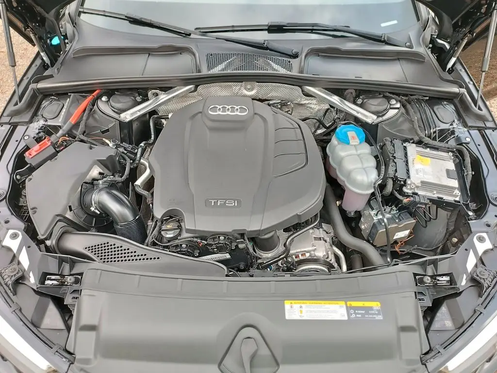 Photo 1 : Audi A4 2019 Petrol