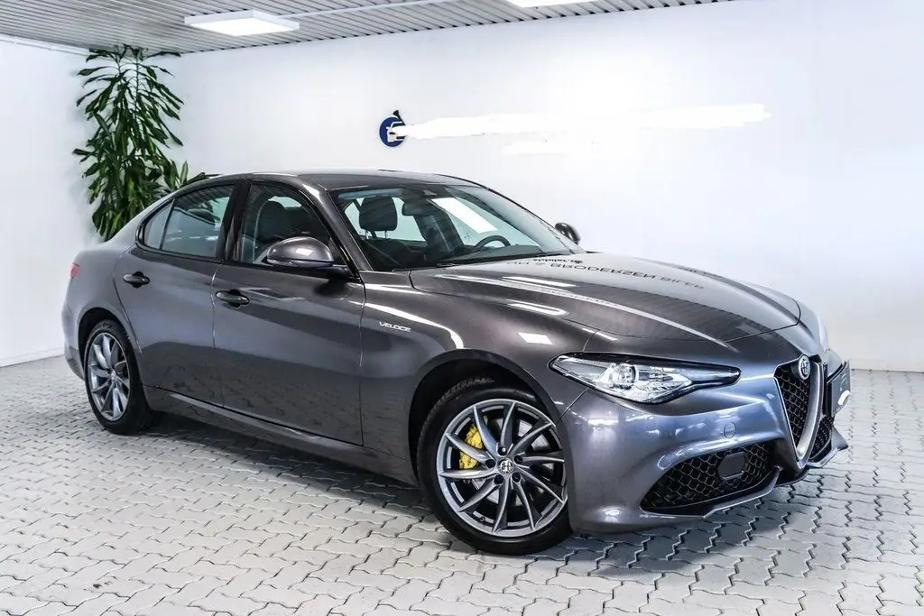 Photo 1 : Alfa Romeo Giulia 2019 Essence