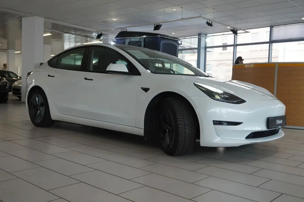 Photo 1 : Tesla Model 3 2021 Non renseigné