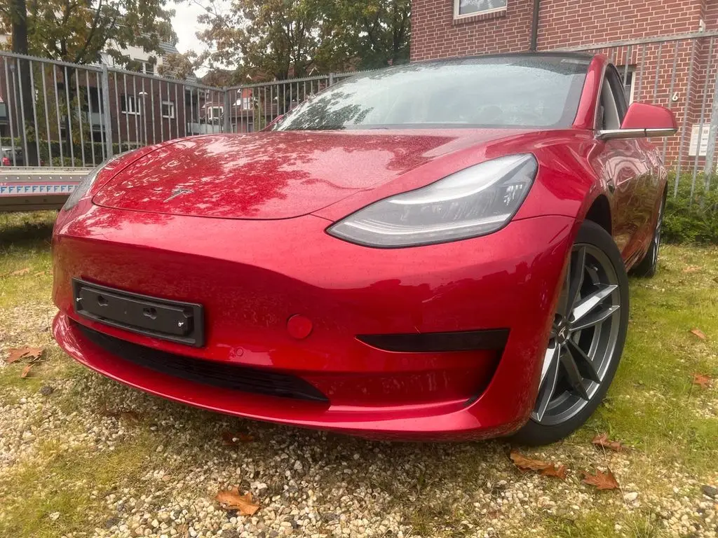 Photo 1 : Tesla Model 3 2020 Non renseigné