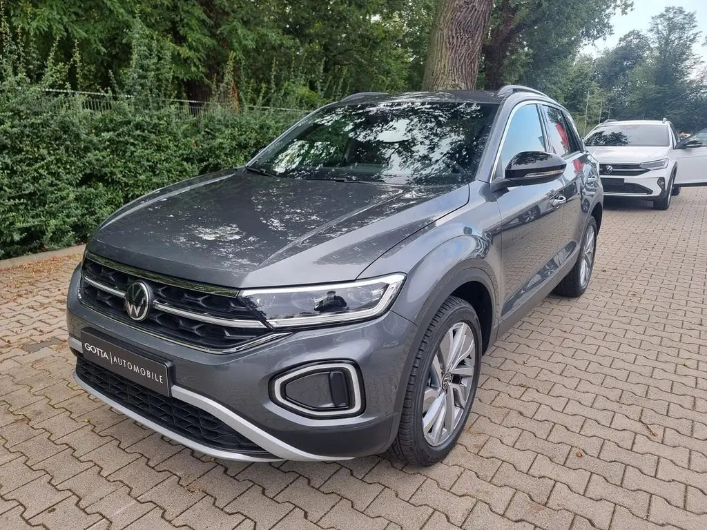 Photo 1 : Volkswagen T-roc 2024 Essence