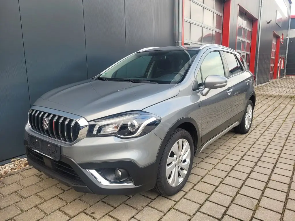 Photo 1 : Suzuki Sx4 2019 Petrol