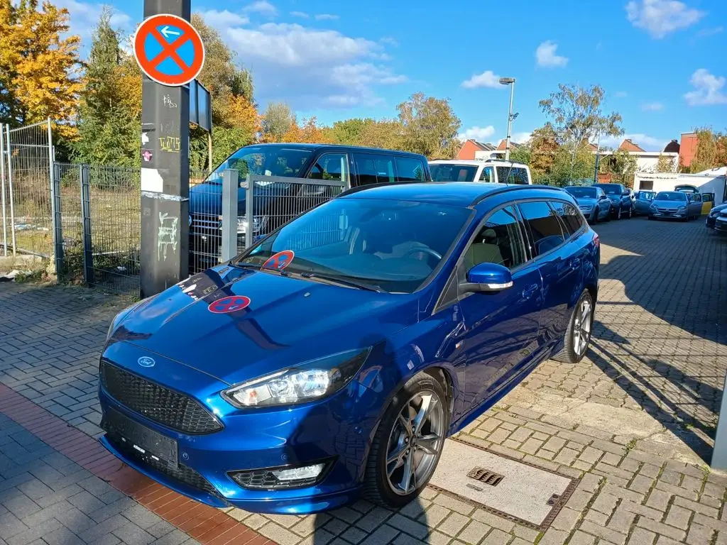 Photo 1 : Ford Focus 2018 Petrol