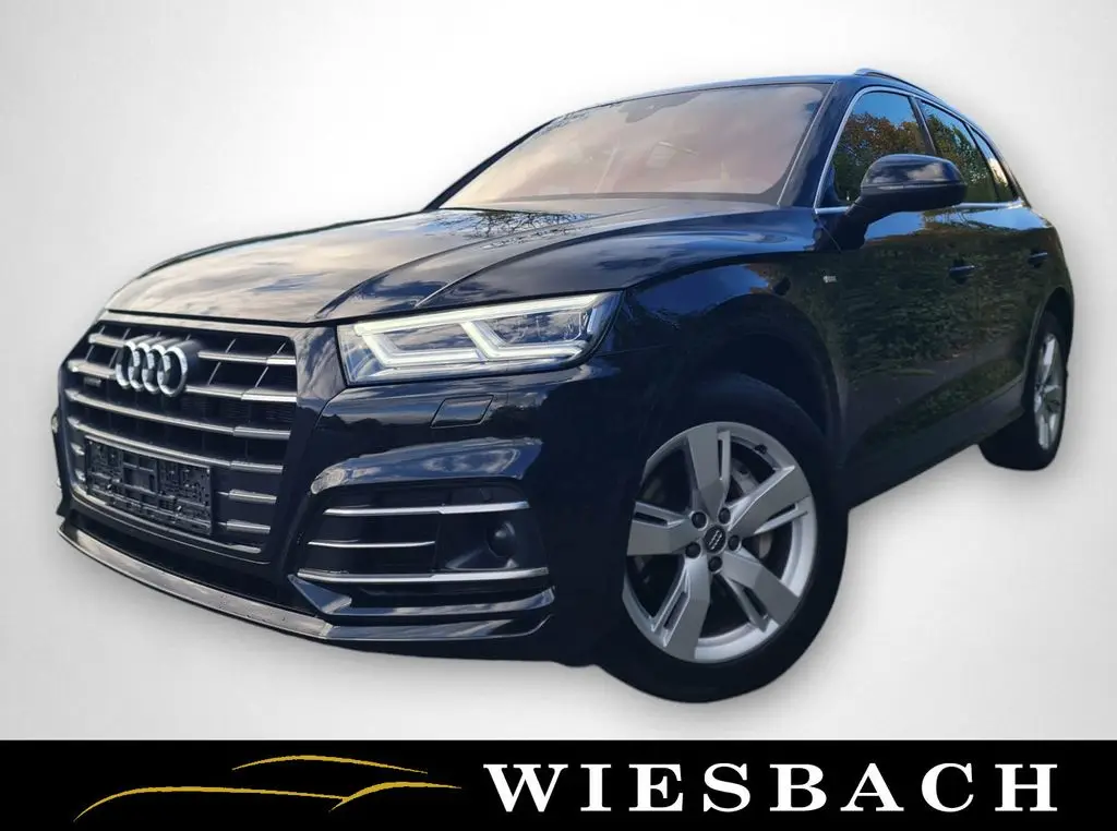 Photo 1 : Audi Q5 2020 Hybride