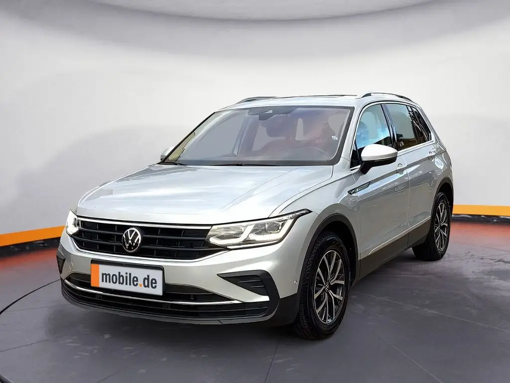 Photo 1 : Volkswagen Tiguan 2022 Essence