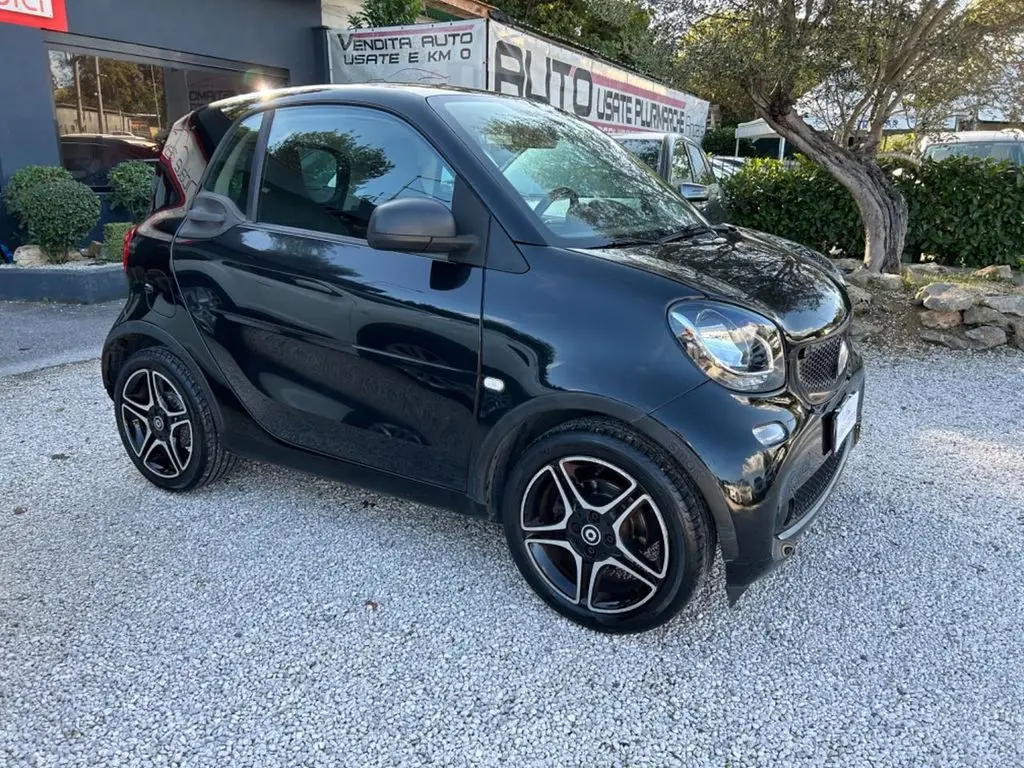 Photo 1 : Smart Fortwo 2017 Petrol