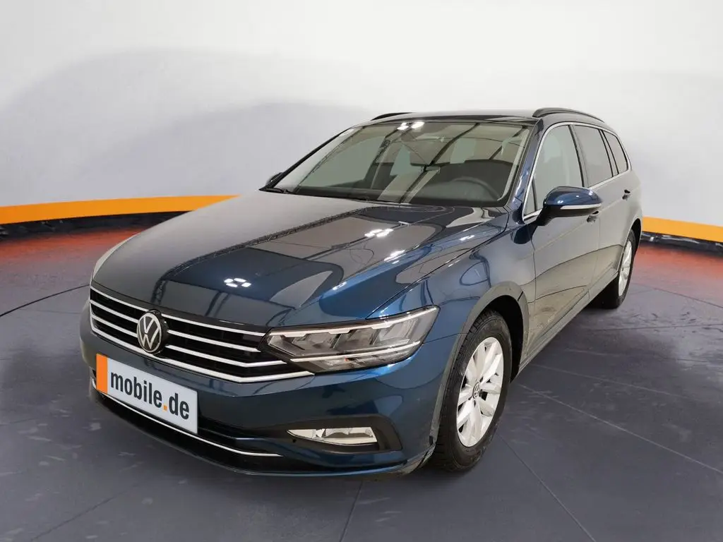 Photo 1 : Volkswagen Passat 2023 Petrol