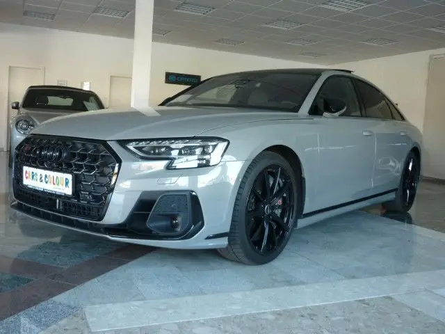 Photo 1 : Audi S8 2022 Essence