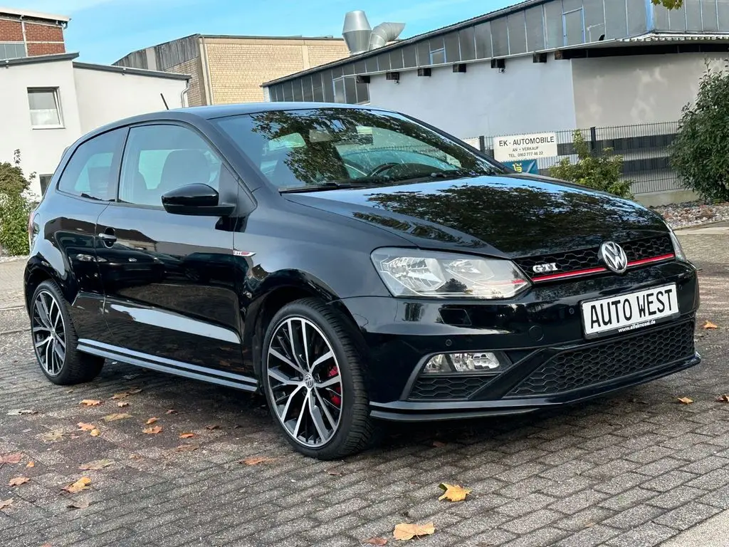 Photo 1 : Volkswagen Polo 2017 Petrol