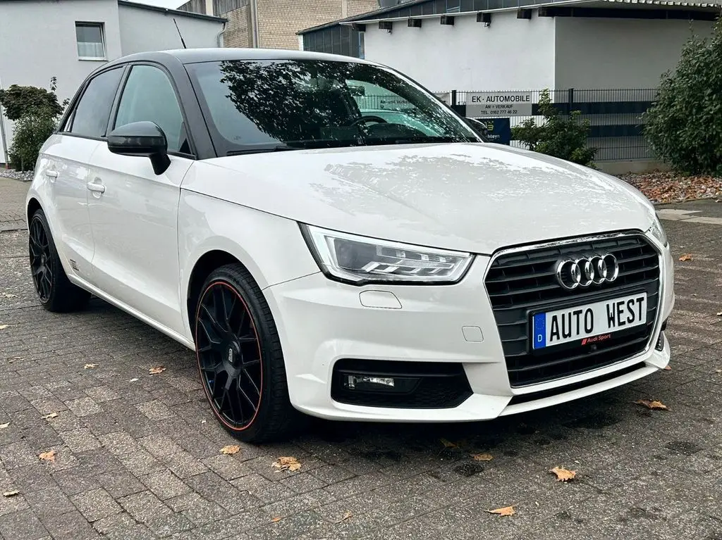 Photo 1 : Audi A1 2016 Petrol