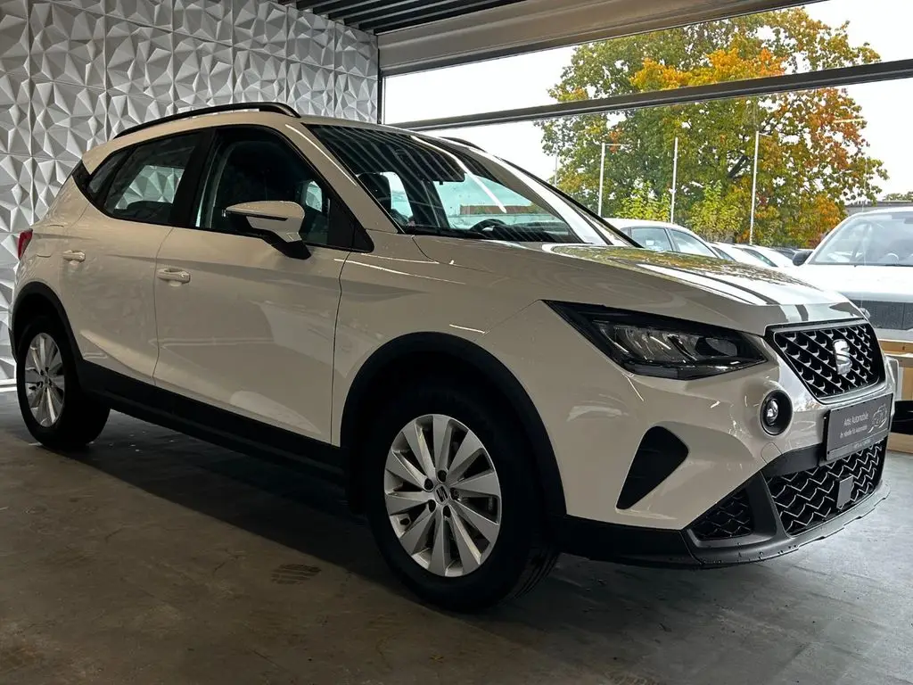 Photo 1 : Seat Arona 2021 Petrol