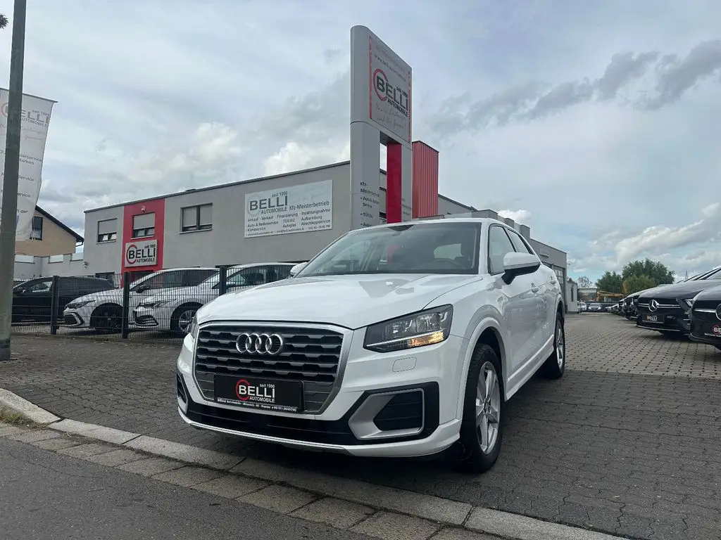 Photo 1 : Audi Q2 2020 Petrol