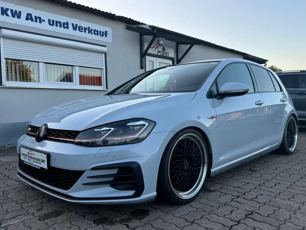 Photo 1 : Volkswagen Golf 2018 Essence