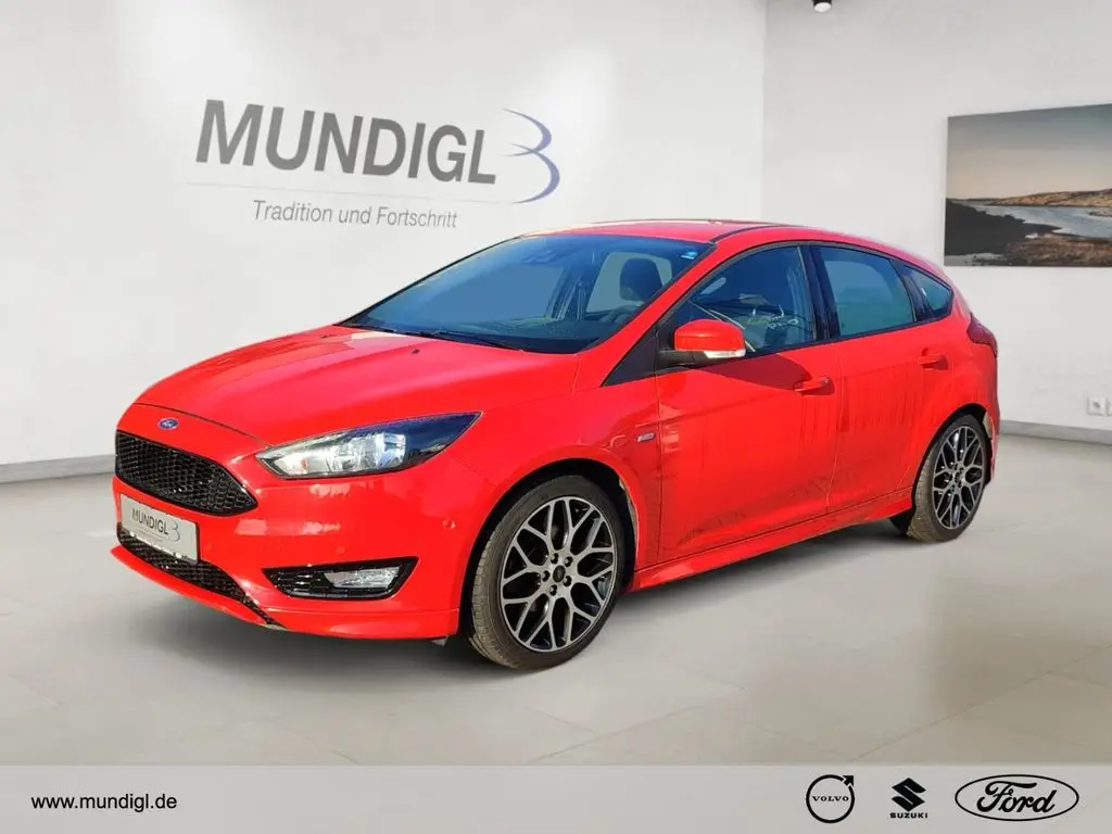 Photo 1 : Ford Focus 2017 Petrol