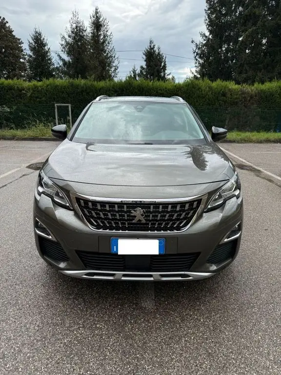 Photo 1 : Peugeot 3008 2019 Diesel