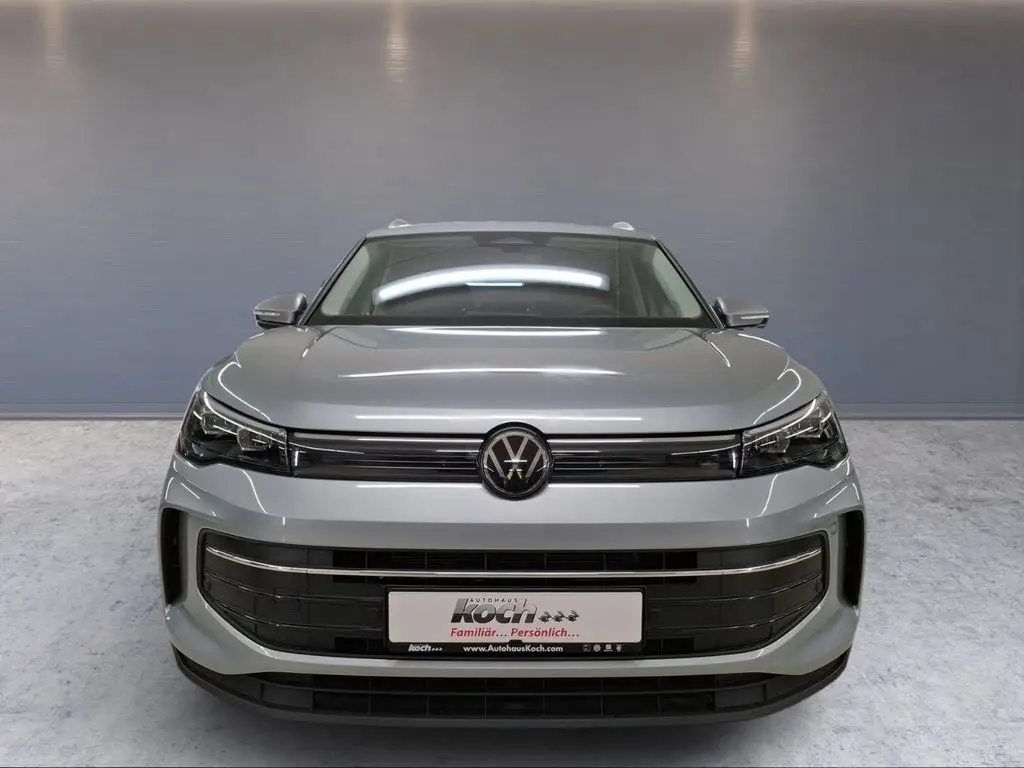 Photo 1 : Volkswagen Tiguan 2024 Essence